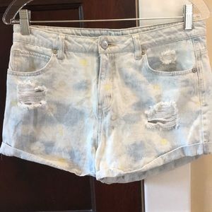delia’s daisy jean shorts